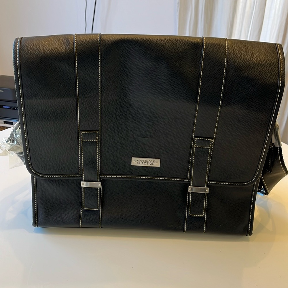 Kenneth Cole REACTION “Big Bag Wolf” Large Black Business Bag Fabric NWT